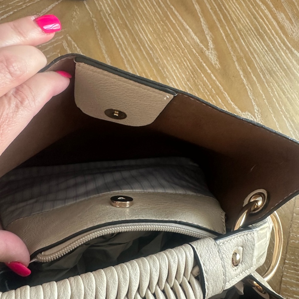 Jen & Co. Satchel Purse. - Picture 7 of 14
